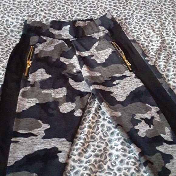 Army Pants with Golden Zippers - Picture 2 of 2